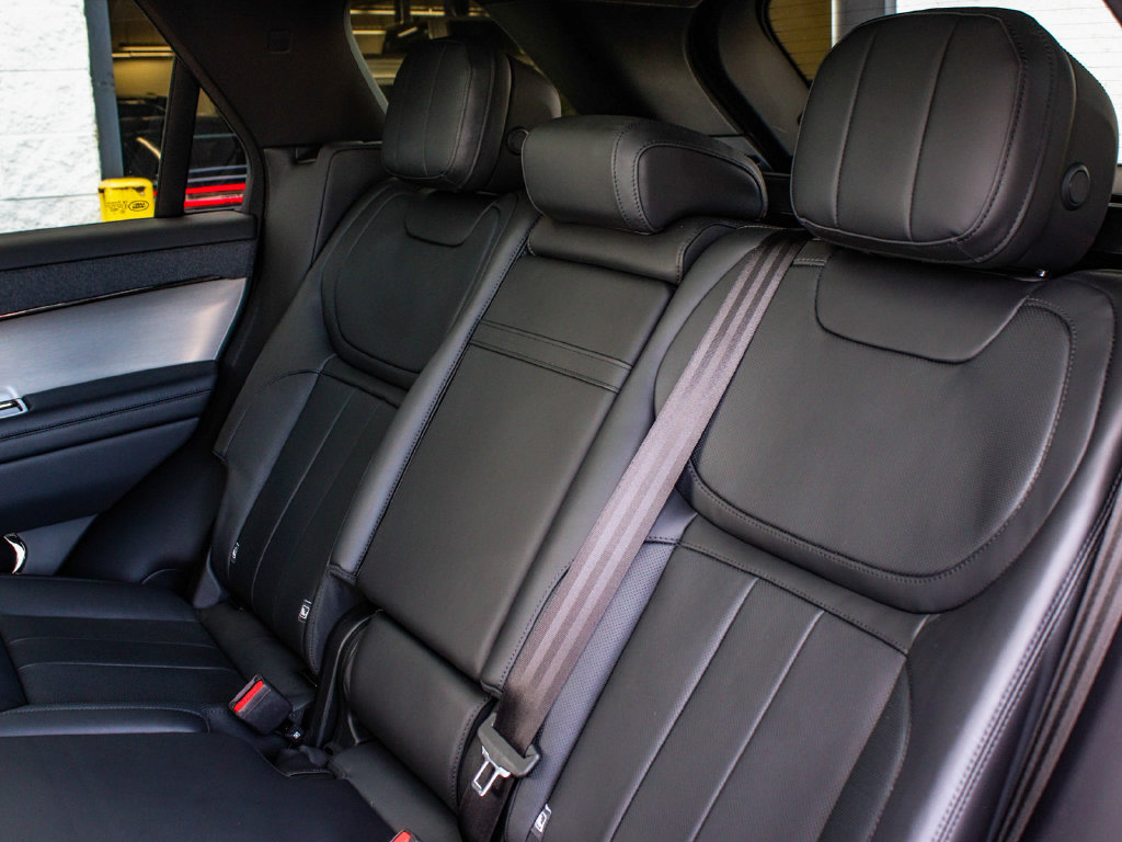 Used 2023 Land Rover Range Rover Sport SE AWD/4WD image 35