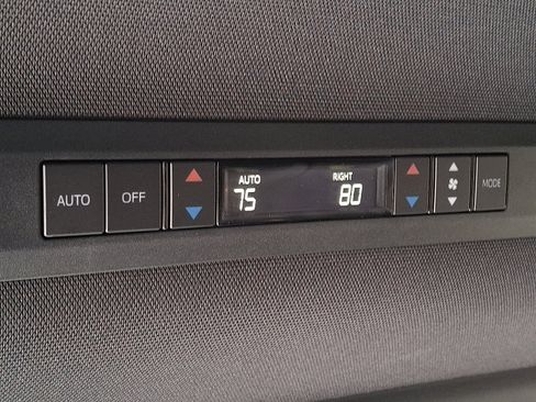 Certified 2025 Toyota Sienna XSE image 12