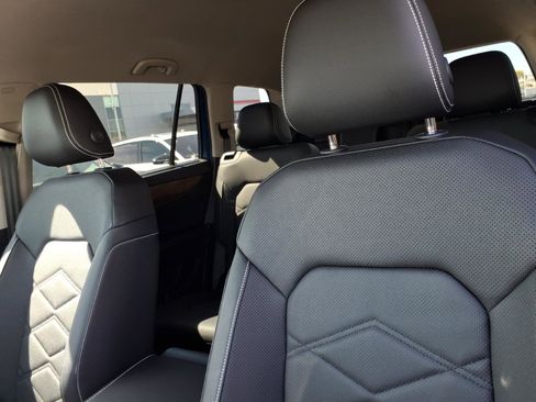 New 2026 Volkswagen Atlas SE image 12