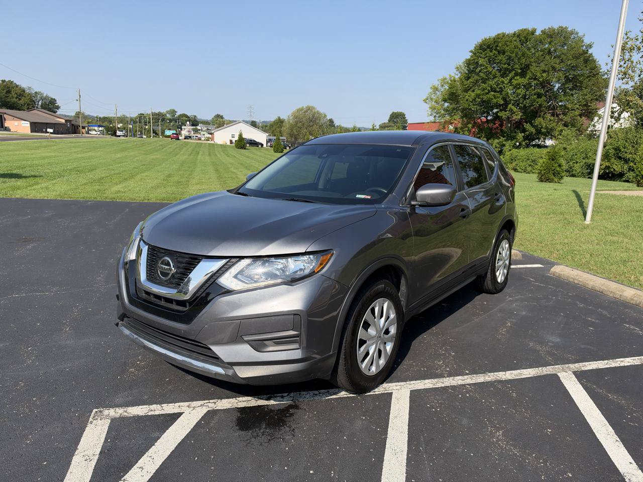 Used 2020 Nissan Rogue S AWD/4WD image 2