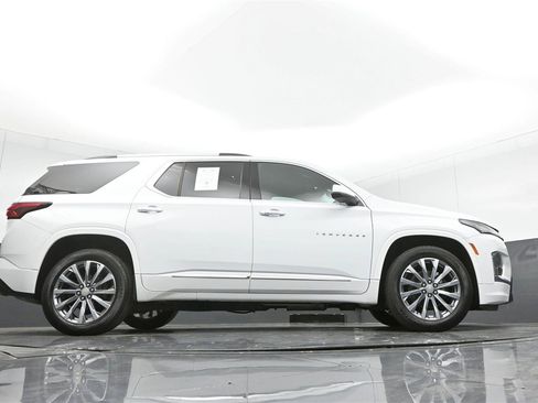 Used 2022 Chevrolet Traverse Premier w/ LPO, Floor Liner Package FWD image 33