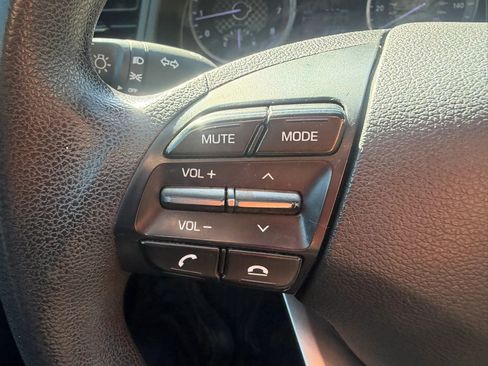 Used 2019 Hyundai Elantra SE w/ Cargo Package FWD image 13