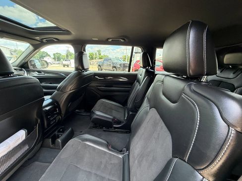 Used 2023 Jeep Grand Cherokee L Laredo AWD/4WD image 5