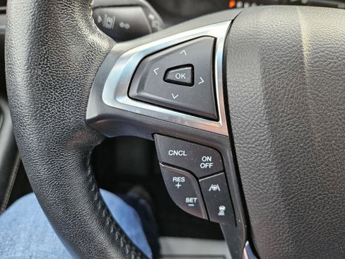 Used 2020 Ford Edge Titanium image 10