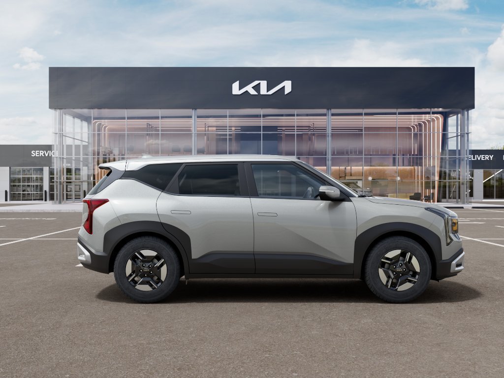 New 2027 Kia Seltos LX FWD image 7