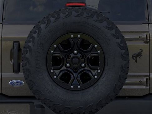 New 2025 Ford Bronco Outer Banks w/ Sasquatch Package image 24