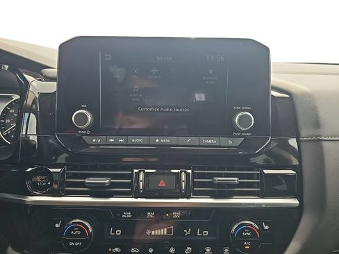 Used 2025 Nissan Pathfinder SV FWD image 21