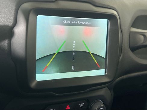 Used 2022 Jeep Renegade Latitude w/ Convenience Group image 14