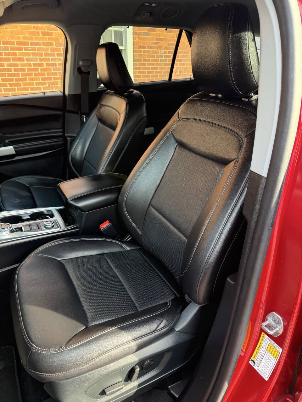 Used 2021 Ford Explorer Limited w/ Equipment Group 301A AWD/4WD image 7