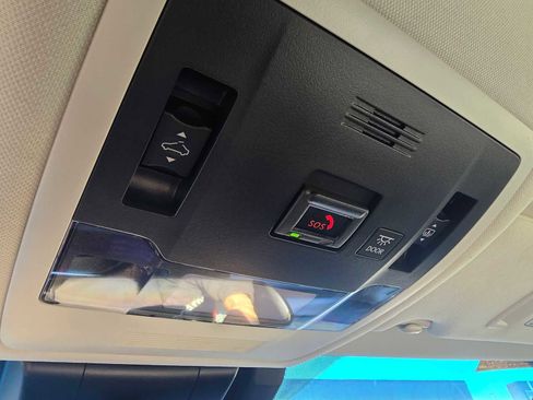 Used 2025 Lexus ES 350 w/ Premium Package image 33