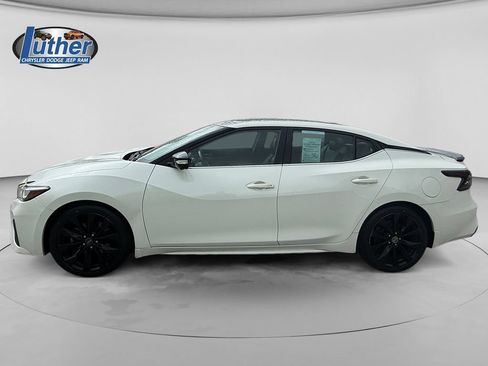 Used 2019 Nissan Maxima SR w/ Premium Package FWD image 2