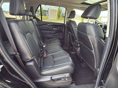 Used 2025 Honda Pilot Touring image 18