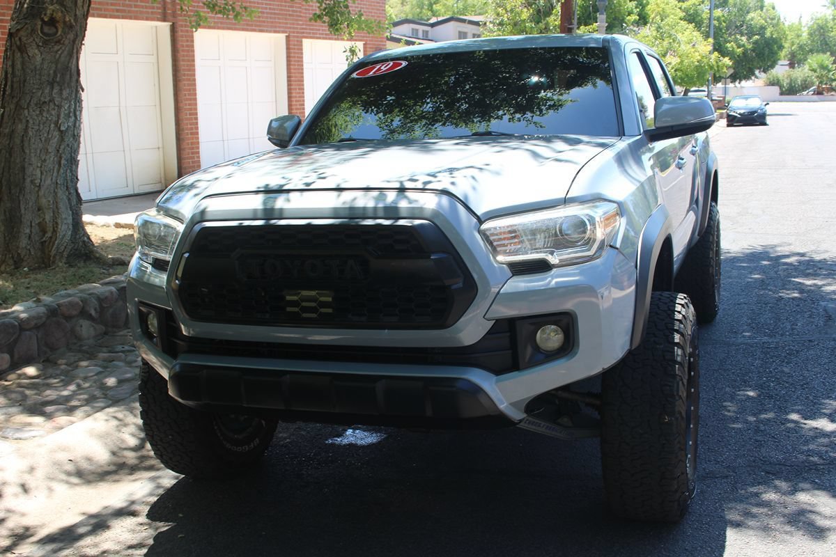 Used 2019 Toyota Tacoma TRD Off-Road AWD/4WD image 45