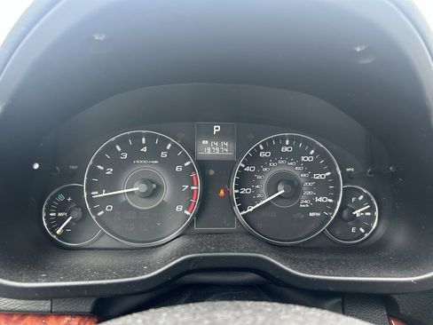 Used 2011 Subaru Outback 2.5i Limited image 19