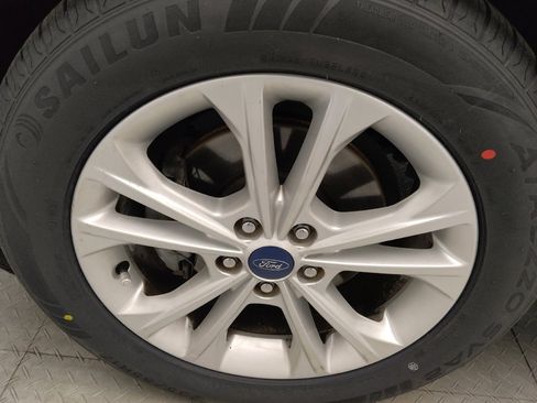 Used 2019 Ford Escape S image 31