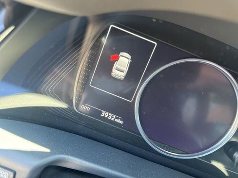 Used 2024 Lexus ES 300h w/ Premium Package image 11