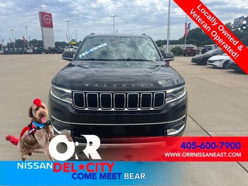Used 2023 Jeep Wagoneer L Series II AWD/4WD image 8