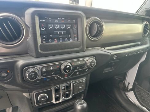 Used 2023 Jeep Wrangler Unlimited w/ Cold Weather Group AWD/4WD image 15