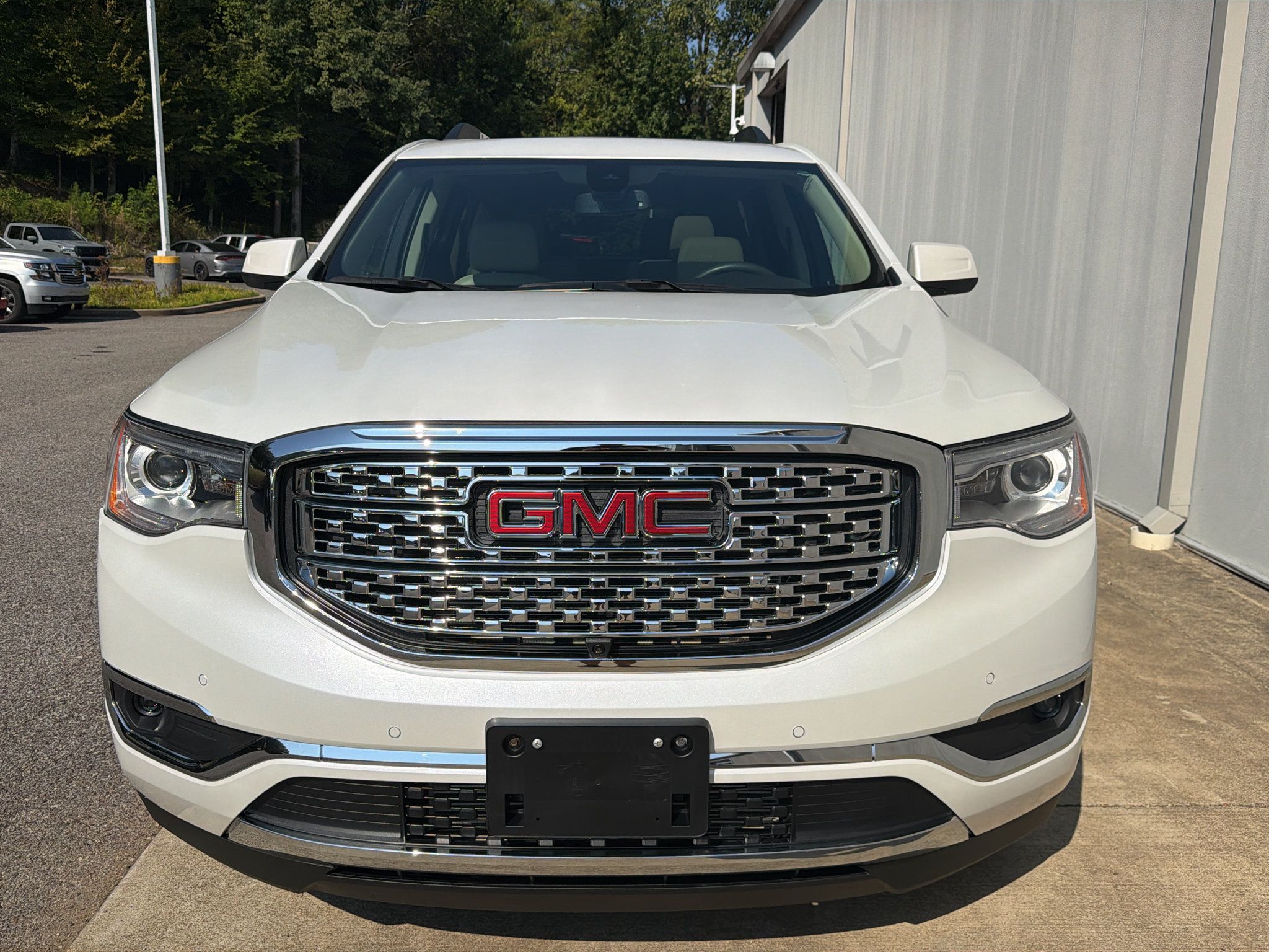 Used 2019 GMC Acadia Denali w/ Technology Package FWD image 5