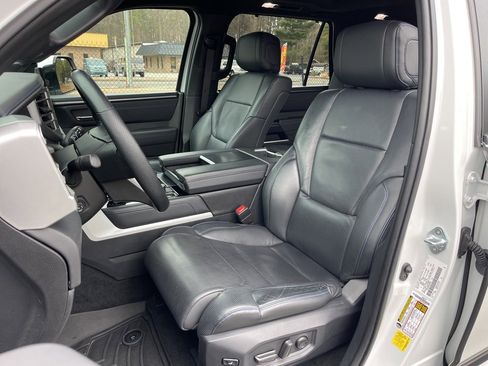 Used 2024 Toyota Sequoia Platinum image 26