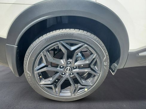 New 2026 Nissan Kicks SR AWD/4WD image 11