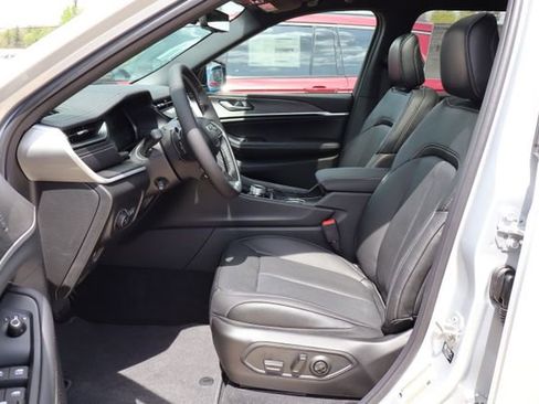 New 2026 Jeep Grand Cherokee L Limited AWD/4WD image 11