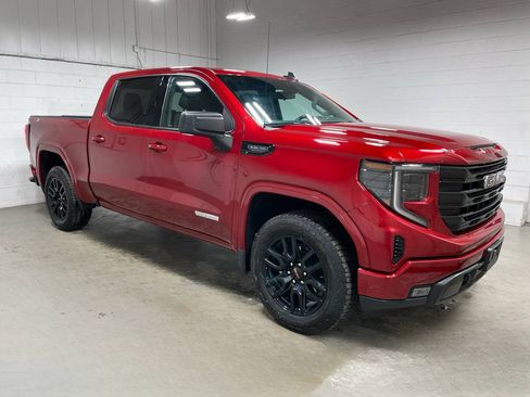 Used 2024 GMC Sierra 1500 Elevation AWD/4WD image 3