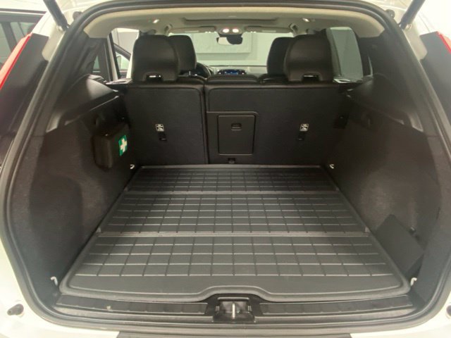 Used 2024 Volvo XC40 B5 Core AWD/4WD image 8