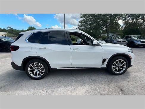 Used 2025 BMW X5 xDrive50e image 28