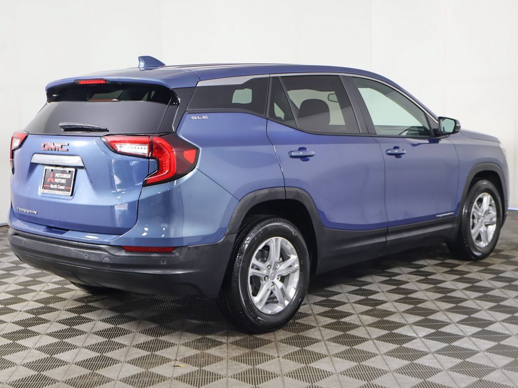 Used 2024 GMC Terrain SLE FWD image 9
