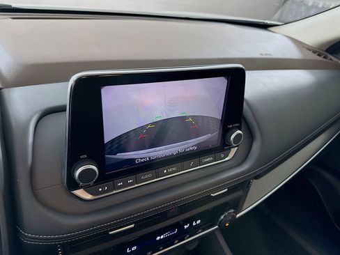 Used 2023 Nissan Rogue SV image 21