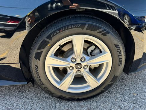 Used 2021 Ford Mustang Coupe image 16