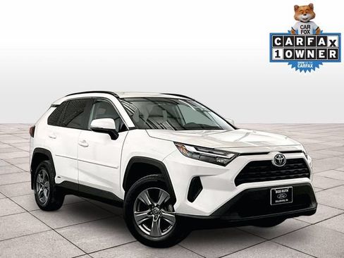 Used 2022 Toyota RAV4 XLE w/ XLE Grade Weather Package AWD/4WD image 2