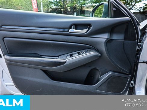 Used 2024 Nissan Altima 2.5 SV FWD image 37