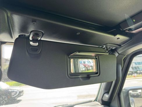 Used 2024 Jeep Wrangler Unlimited image 21