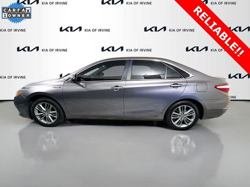 Used 2017 Toyota Camry SE image 4