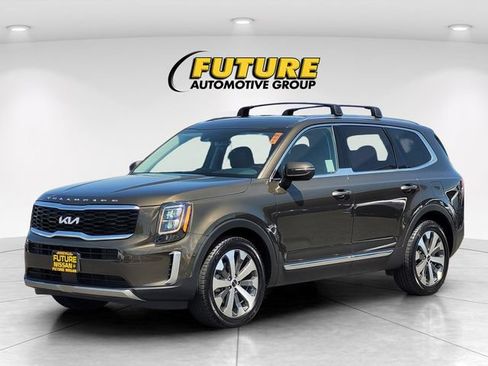 Used 2022 Kia Telluride EX w/ EX Premium Package FWD image 5