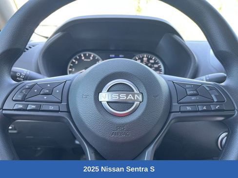 Used 2025 Nissan Sentra S image 9