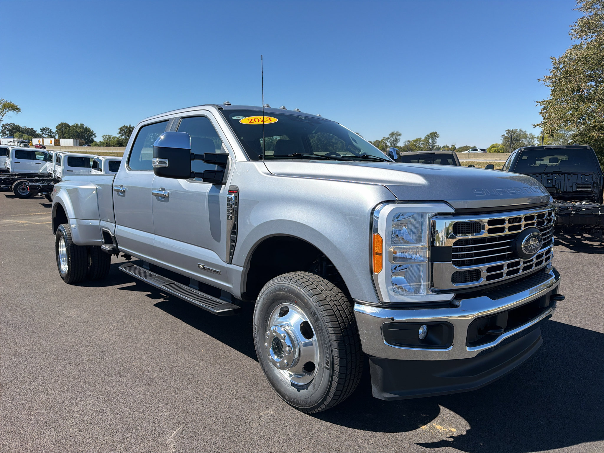 Used 2023 Ford F350 XL AWD/4WD image 3
