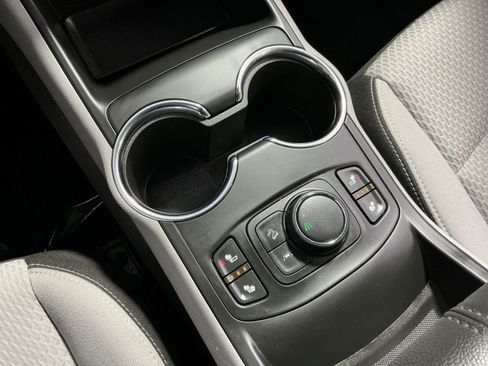 Used 2023 GMC Terrain SLE w/ Driver Convenience Package FWD image 24