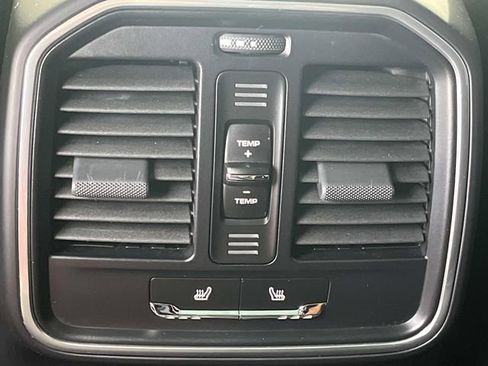 Used 2020 Porsche Macan AWD/4WD image 18