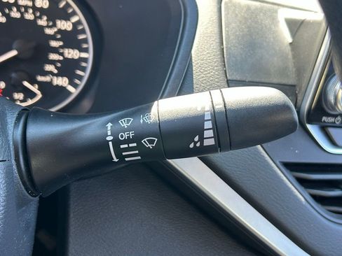 Used 2022 Nissan Altima 2.5 SV image 46