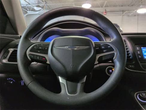 Used 2015 Chrysler 200 Limited image 21
