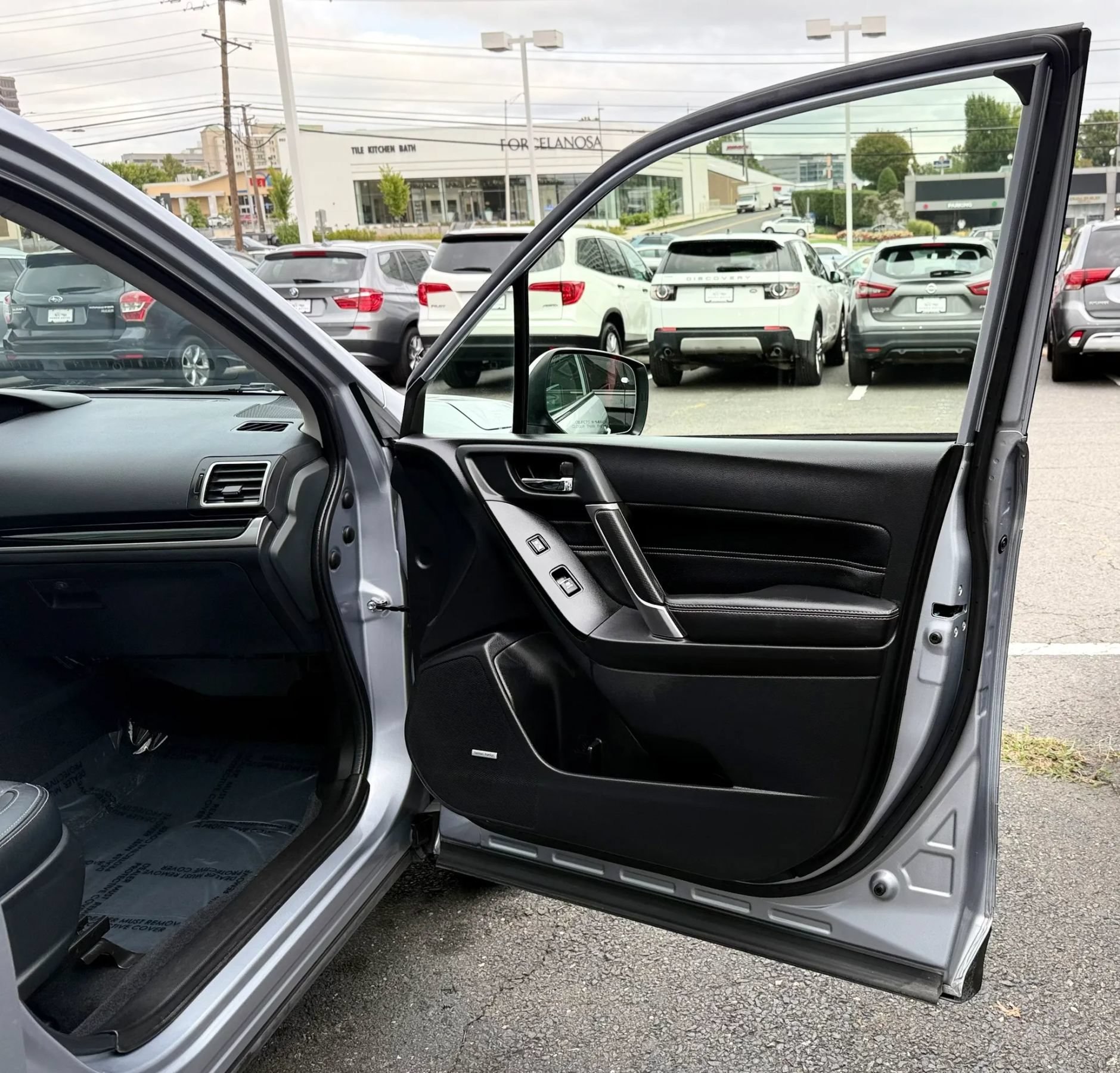 Used 2017 Subaru Forester 2.5i Touring AWD/4WD image 33