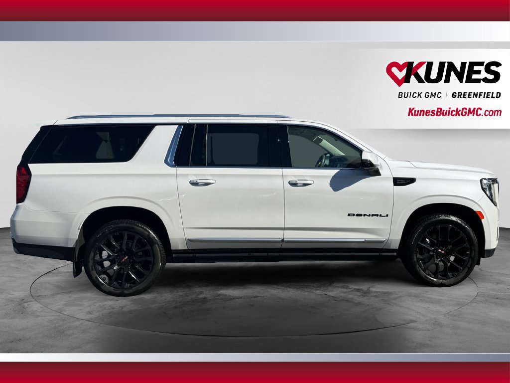Used 2023 GMC Yukon XL Denali AWD/4WD image 12