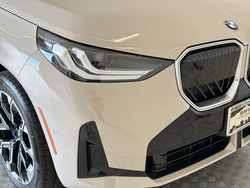 New 2026 BMW X3 xDrive30 w/ M Sport Package AWD/4WD image 11