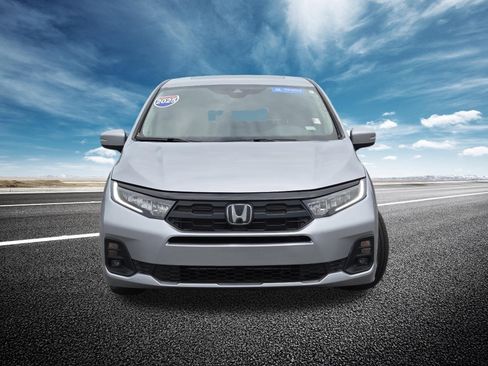 Used 2025 Honda Odyssey EX-L image 16