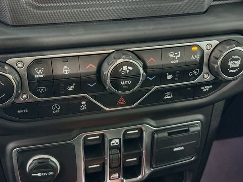 Used 2021 Jeep Wrangler Unlimited Sport AWD/4WD image 17