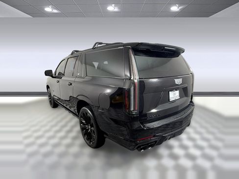 Used 2025 Cadillac Escalade ESV V AWD/4WD image 3