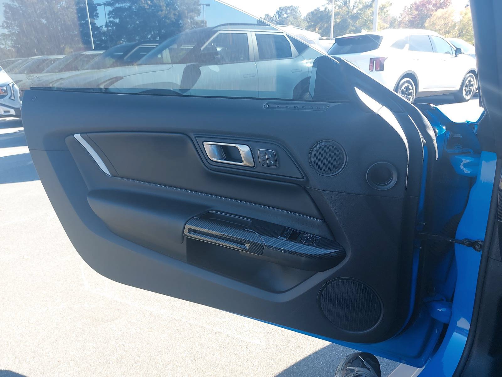 Used 2022 Ford Mustang Shelby GT500 w/ Technology Package RWD image 25